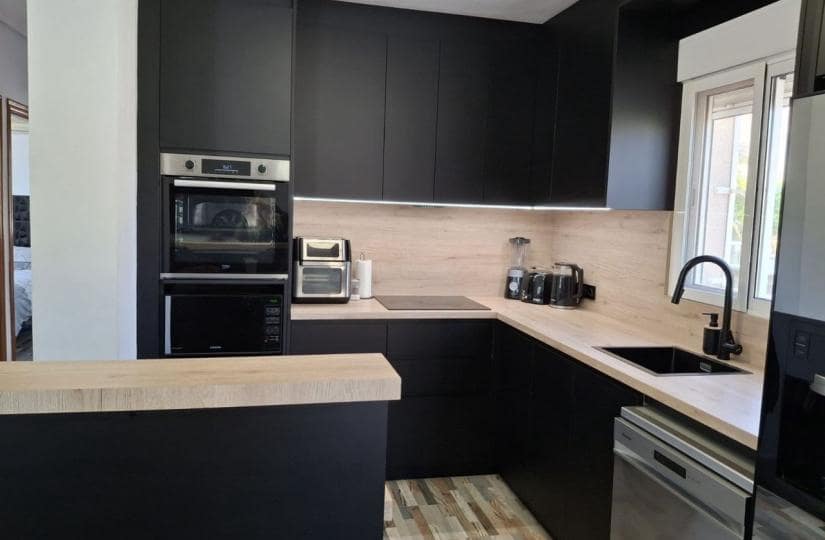 4 makuuhuone Huvila myytävänä paikassa Dona Pepa mukana 
autotalli - 395 000 € (Ref: 9764865)