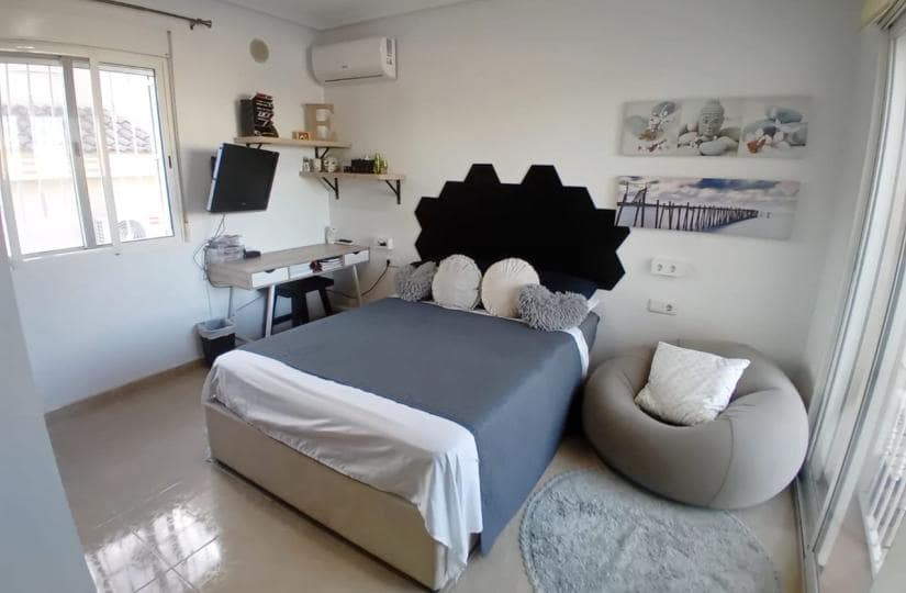 4 makuuhuone Huvila myytävänä paikassa Dona Pepa mukana 
autotalli - 395 000 € (Ref: 9764865)