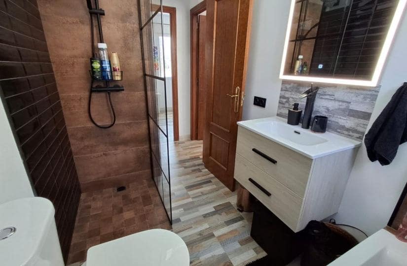 4 makuuhuone Huvila myytävänä paikassa Dona Pepa mukana 
autotalli - 395 000 € (Ref: 9764865)