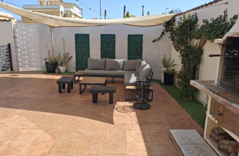 4 makuuhuone Huvila myytävänä paikassa Dona Pepa mukana 
autotalli - 395 000 € (Ref: 9764865)