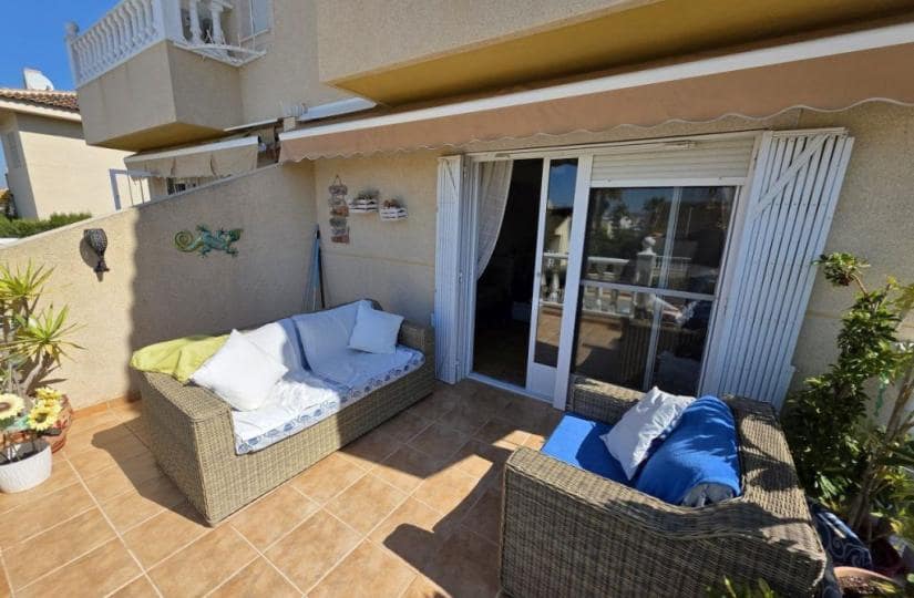 4 soveværelse Semi-Rækkehus til salg i Benijofar med swimmingpool - € 262.500 (Ref: 9764891)