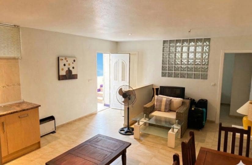 4 soveværelse Semi-Rækkehus til salg i Benijofar med swimmingpool - € 262.500 (Ref: 9764891)