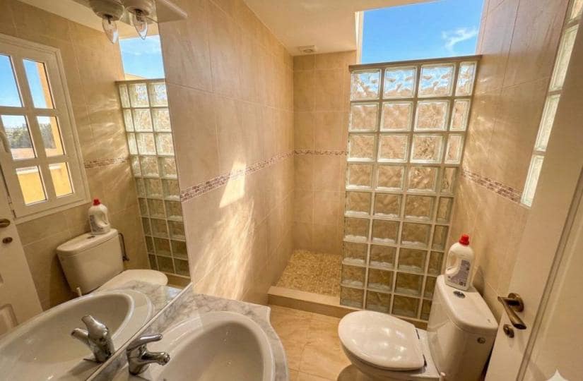 4 soveværelse Semi-Rækkehus til salg i Benijofar med swimmingpool - € 262.500 (Ref: 9764891)