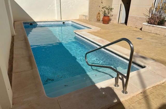 2 bedroom Apartment for sale in Jacarilla with pool garage - € 90,000 (Ref: 9772751)