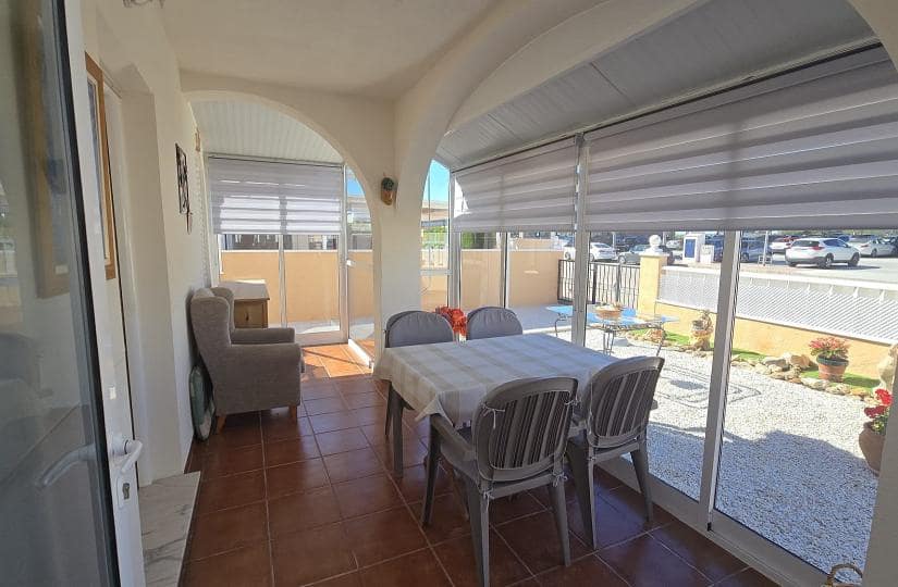 2 slaapkamer Halfvrijstaande villa te koop in Orihuela Costa met zwembad garage - € 265.000 (Ref: 9780056)