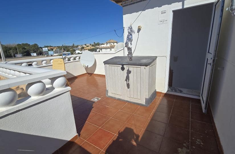 2 slaapkamer Halfvrijstaande villa te koop in Orihuela Costa met zwembad garage - € 265.000 (Ref: 9780056)