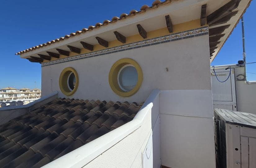 2 slaapkamer Halfvrijstaande villa te koop in Orihuela Costa met zwembad garage - € 265.000 (Ref: 9780056)