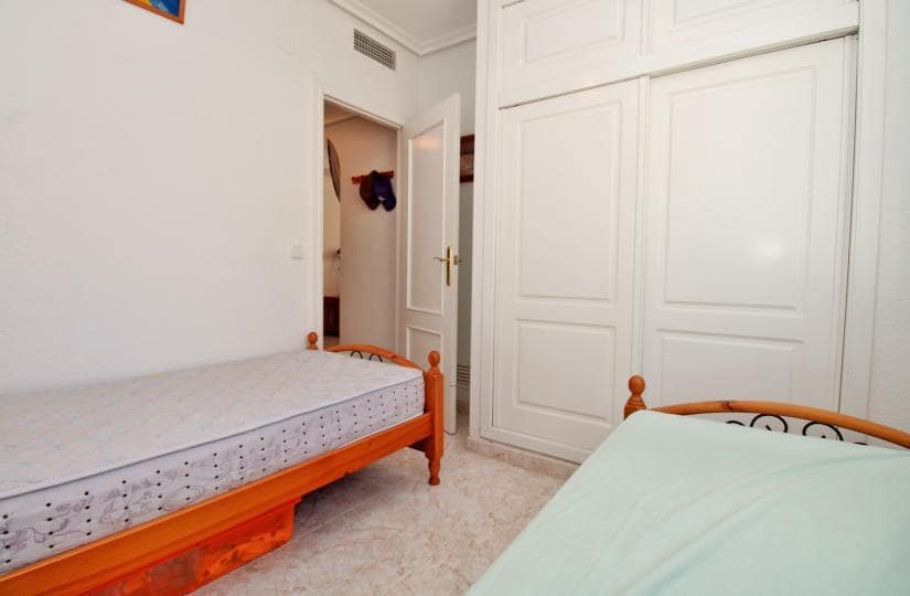 3 chambre Villa/Maison Semi-Mitoyenne à vendre à Playa Flamenca avec piscine - 249 950 € (Ref: 9780057)