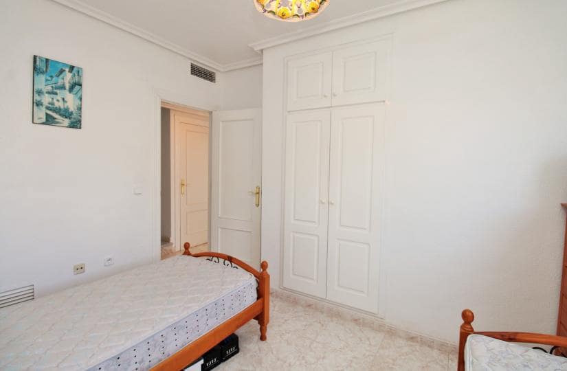 3 chambre Villa/Maison Semi-Mitoyenne à vendre à Playa Flamenca avec piscine - 249 950 € (Ref: 9780057)