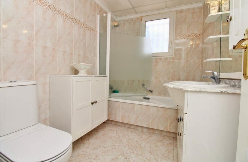 3 chambre Villa/Maison Semi-Mitoyenne à vendre à Playa Flamenca avec piscine - 249 950 € (Ref: 9780057)