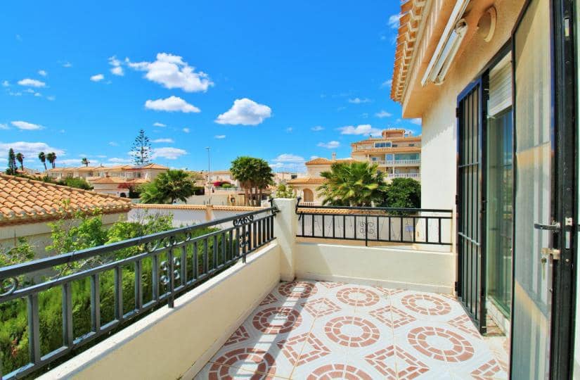 3 chambre Villa/Maison Semi-Mitoyenne à vendre à Playa Flamenca avec piscine - 249 950 € (Ref: 9780057)