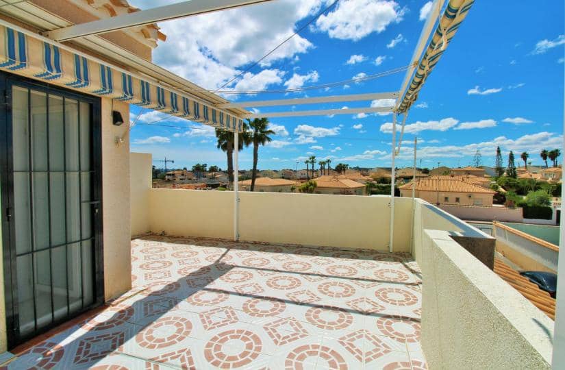 3 chambre Villa/Maison Semi-Mitoyenne à vendre à Playa Flamenca avec piscine - 249 950 € (Ref: 9780057)