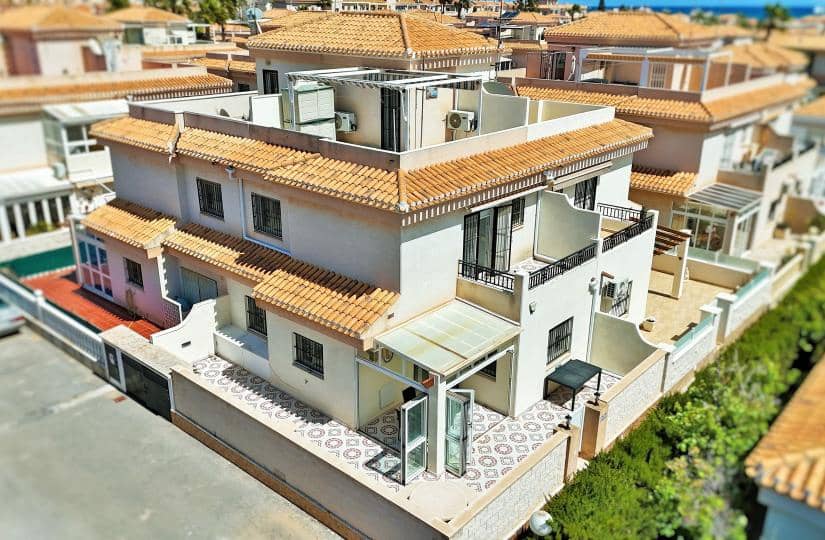 3 chambre Villa/Maison Semi-Mitoyenne à vendre à Playa Flamenca avec piscine - 249 950 € (Ref: 9780057)