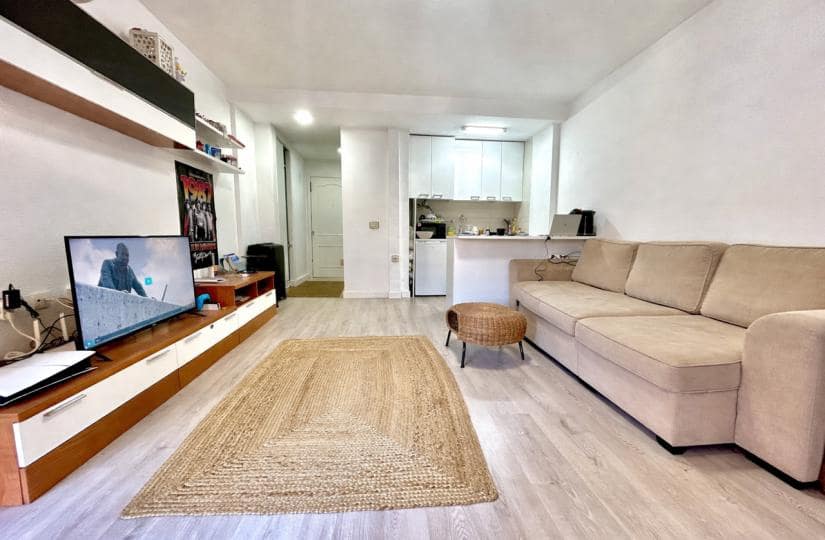 Huoneisto myytävänä paikassa Torrevieja mukana uima-altaan - 84 900 € (Ref: 9793712)