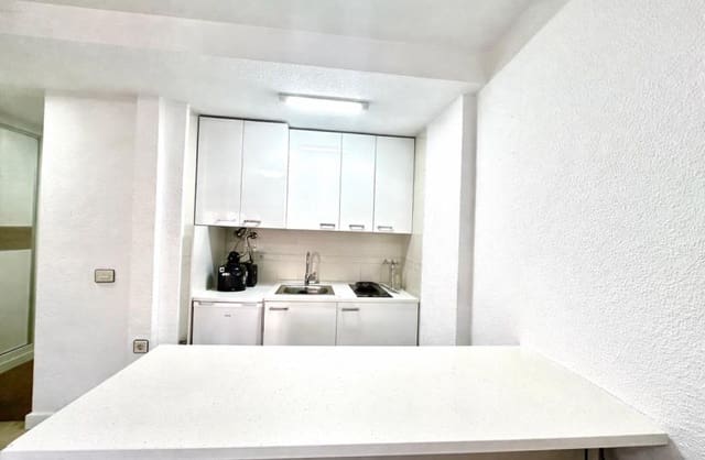 Apartamento para venda em Avenida Habaneras - Curva de Palangre, Torrevieja com piscina - 84 900 € (Ref: 9793712)