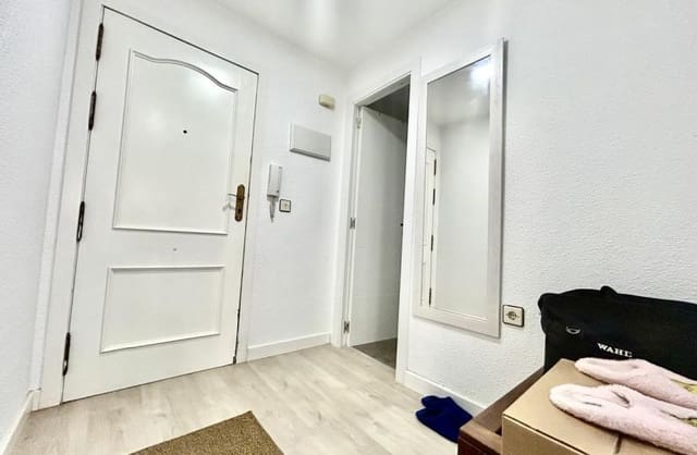 Apartamento para venda em Avenida Habaneras - Curva de Palangre, Torrevieja com piscina - 84 900 € (Ref: 9793712)