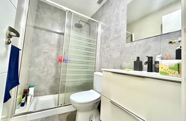 Apartamento para venda em Avenida Habaneras - Curva de Palangre, Torrevieja com piscina - 84 900 € (Ref: 9793712)