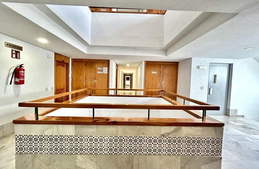 Huoneisto myytävänä paikassa Torrevieja mukana uima-altaan - 84 900 € (Ref: 9793712)