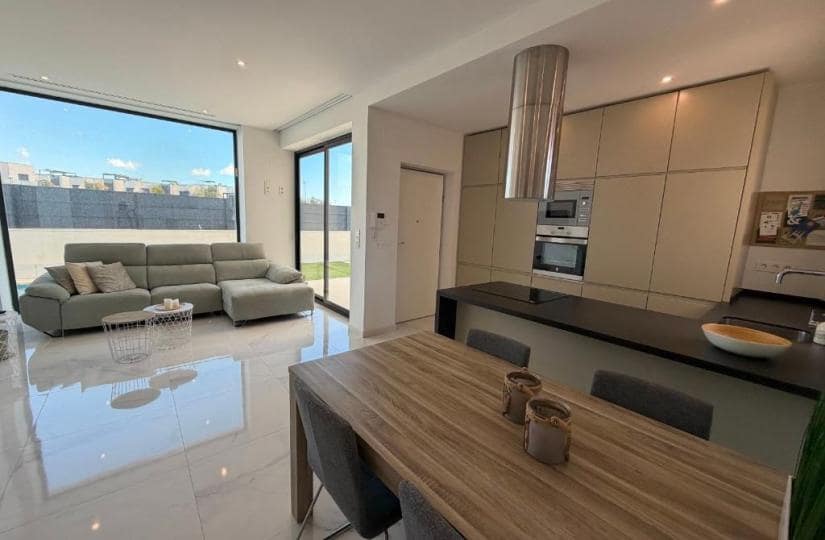 3 bedroom Villa for sale in Pueblo Bravo with pool garage - € 399,900 (Ref: 9800483)