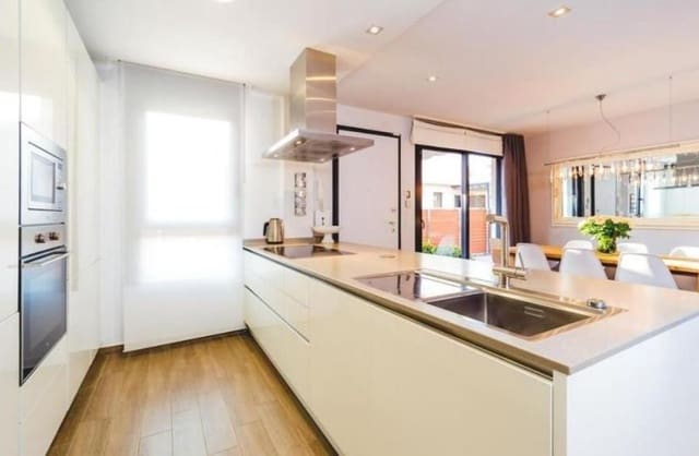 4 soverom Villa til salgs i Aguas Nuevas, Torrevieja med svømmebasseng - € 559 000 (Ref: 9803850)