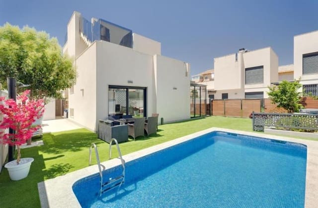 4 soverom Villa til salgs i Aguas Nuevas, Torrevieja med svømmebasseng - € 559 000 (Ref: 9803850)
