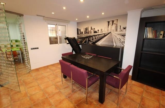 3 Zimmer Haus zu verkaufen in Catral mit Garage - 215.000 € (Ref: 9803851)