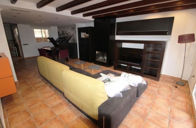 3 Zimmer Haus zu verkaufen in Catral mit Garage - 215.000 € (Ref: 9803851)