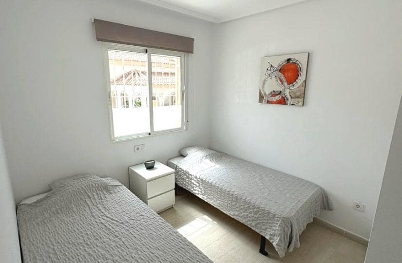 2 chambre Villa/Maison Semi-Mitoyenne à vendre à Ciudad Quesada avec piscine garage - 199 995 € (Ref: 9810438)