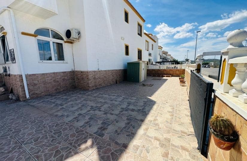 2 bedroom Apartment for sale in Vistabella with pool garage - € 140,000 (Ref: 9819793)