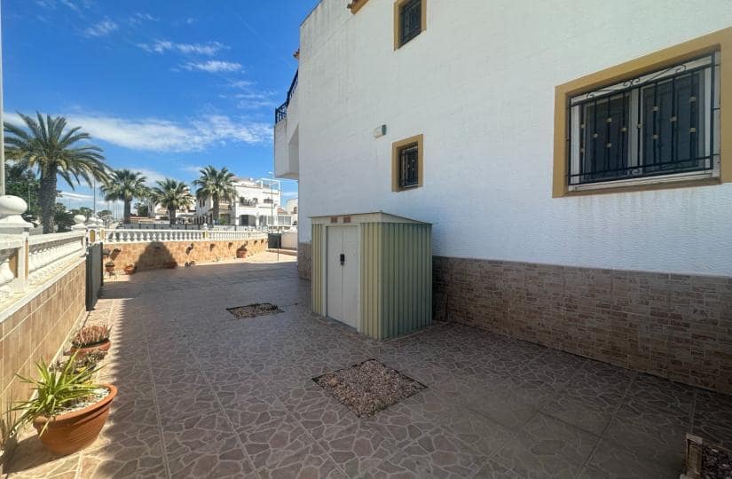 2 bedroom Apartment for sale in Vistabella with pool garage - € 140,000 (Ref: 9819793)