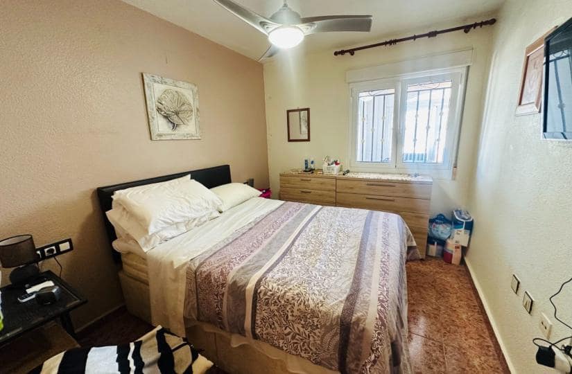 2 bedroom Apartment for sale in Vistabella with pool garage - € 140,000 (Ref: 9819793)