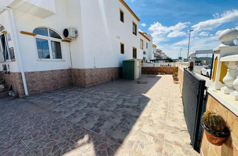 2 bedroom Apartment for sale in Vistabella with pool garage - € 140,000 (Ref: 9819793)