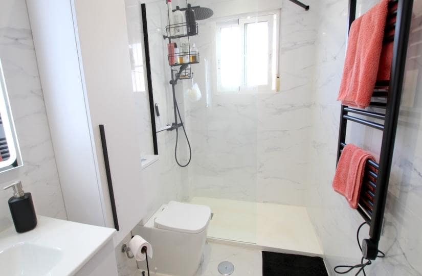 2 quarto Casa em Banda para venda em Cabo Roig com piscina garagem - 235 000 € (Ref: 9819964)