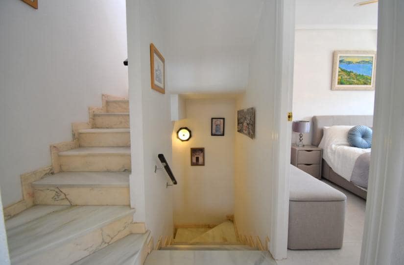 3 quarto Moradia Geminada para venda em Playa Flamenca com piscina garagem - 249 000 € (Ref: 9826863)