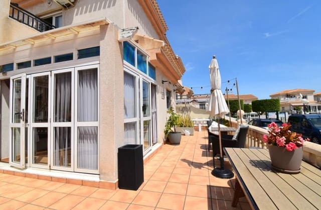 3 chambre Villa/Maison Semi-Mitoyenne à vendre à Playa Flamenca, Orihuela avec piscine garage - 249 000 € (Ref: 9826863)