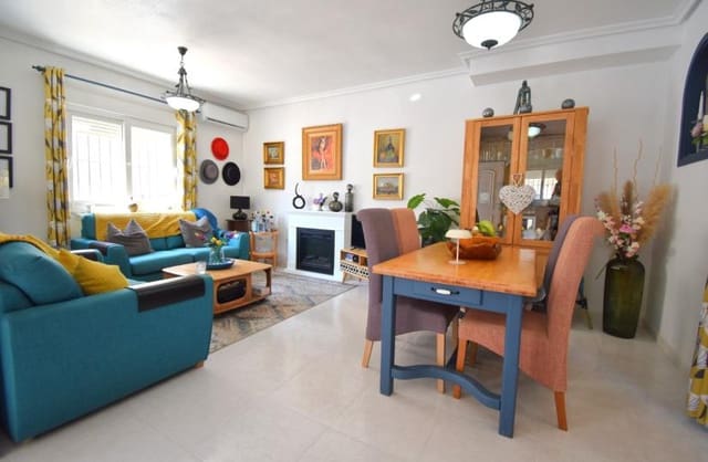 3 chambre Villa/Maison Semi-Mitoyenne à vendre à Playa Flamenca, Orihuela avec piscine garage - 249 000 € (Ref: 9826863)