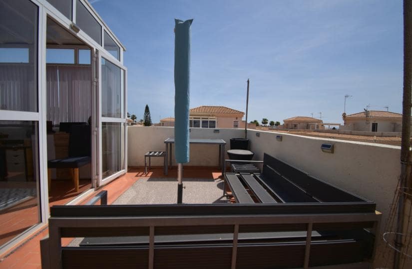 3 quarto Moradia Geminada para venda em Playa Flamenca com piscina garagem - 249 000 € (Ref: 9826863)