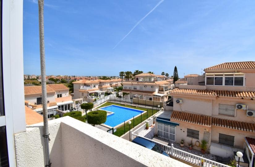 3 quarto Moradia Geminada para venda em Playa Flamenca com piscina garagem - 249 000 € (Ref: 9826863)