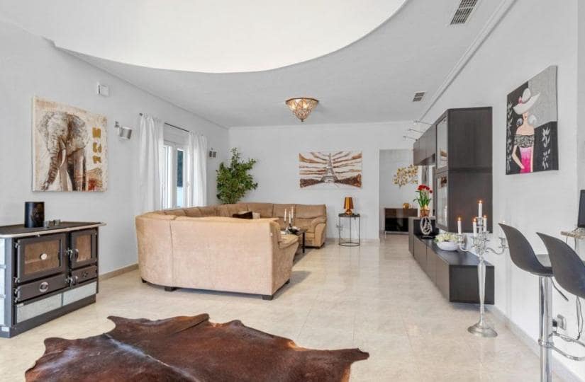 4 soverom Villa til salgs i La Marquesa med svømmebasseng garasje - € 695 000 (Ref: 9828147)