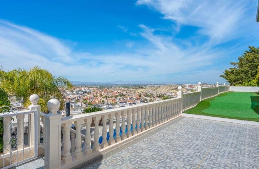 4 soverom Villa til salgs i La Marquesa med svømmebasseng garasje - € 695 000 (Ref: 9828147)