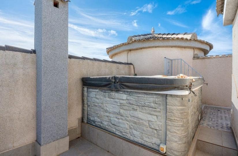4 soverom Villa til salgs i La Marquesa med svømmebasseng garasje - € 695 000 (Ref: 9828147)