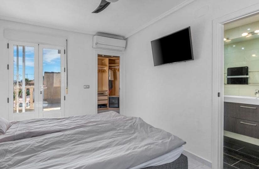 4 soverom Villa til salgs i La Marquesa med svømmebasseng garasje - € 695 000 (Ref: 9828147)