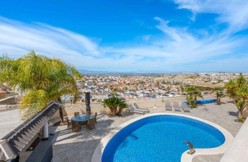 4 soverom Villa til salgs i La Marquesa med svømmebasseng garasje - € 695 000 (Ref: 9828147)