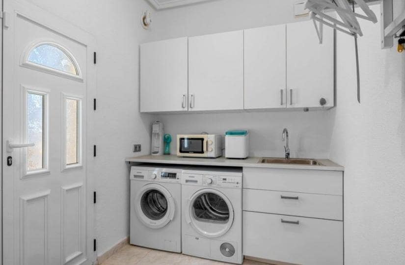4 soverom Villa til salgs i La Marquesa med svømmebasseng garasje - € 695 000 (Ref: 9828147)