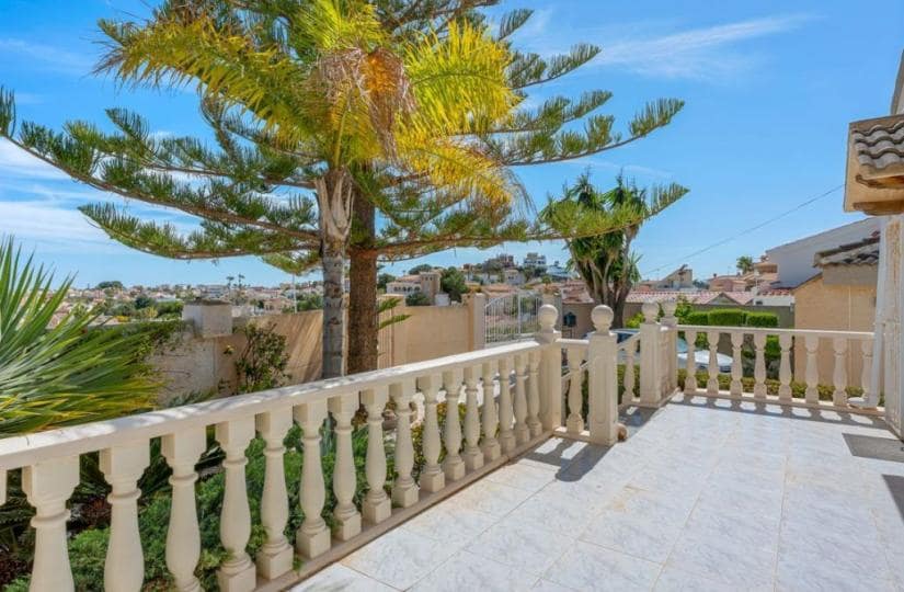 4 soverom Villa til salgs i La Marquesa med svømmebasseng garasje - € 695 000 (Ref: 9828147)