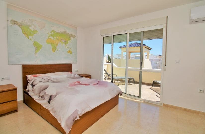 3 Zimmer Doppelhaus zu verkaufen in Orihuela Costa mit Pool - 219.000 € (Ref: 9834709)