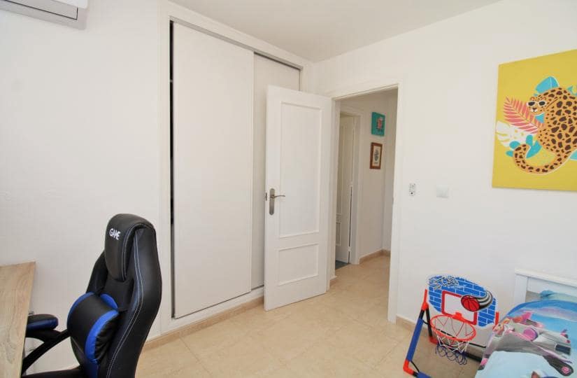 3 Zimmer Doppelhaus zu verkaufen in Orihuela Costa mit Pool - 219.000 € (Ref: 9834709)