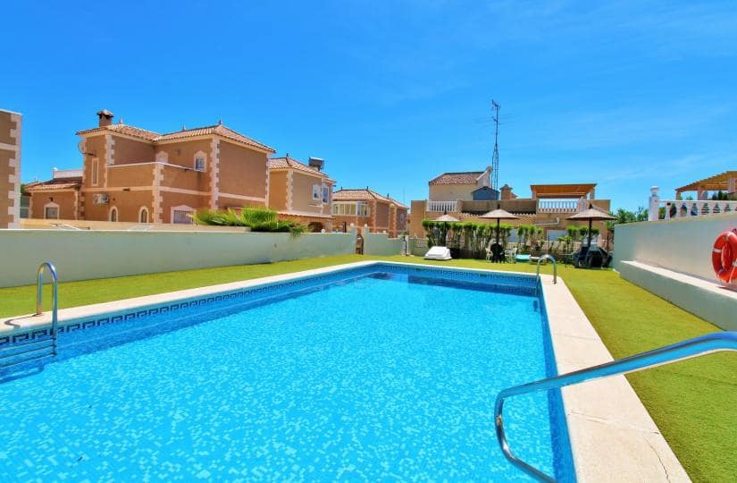3 Zimmer Doppelhaus zu verkaufen in Orihuela Costa mit Pool - 219.000 € (Ref: 9834709)