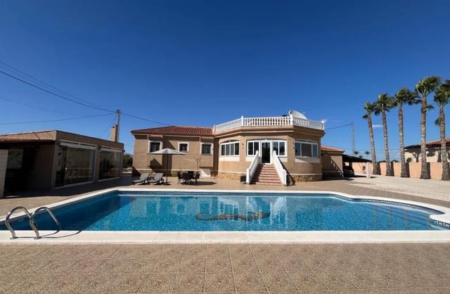 Finca/Casa Rural de 5 habitaciones en Catral en venta con piscina garaje - 449.995 € (Ref: 9834711)