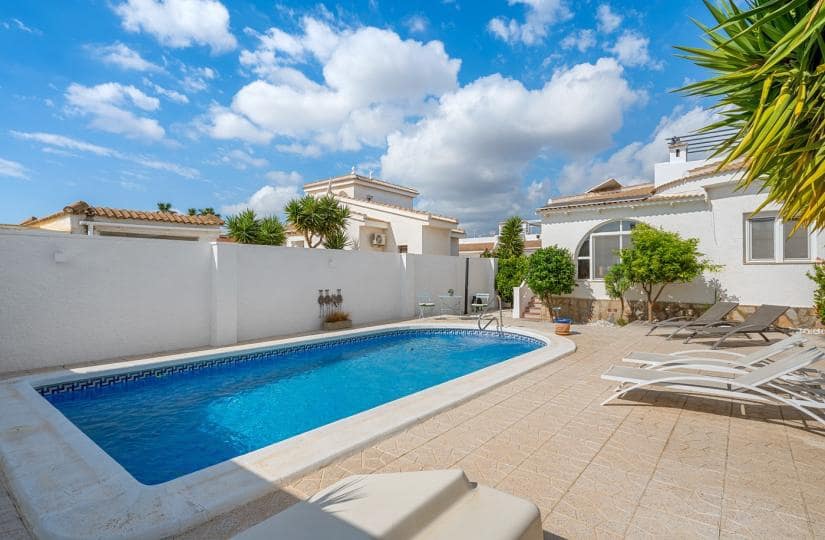 3 bedroom Villa for sale in Pueblo Bravo with pool garage - € 440,000 (Ref: 9834876)
